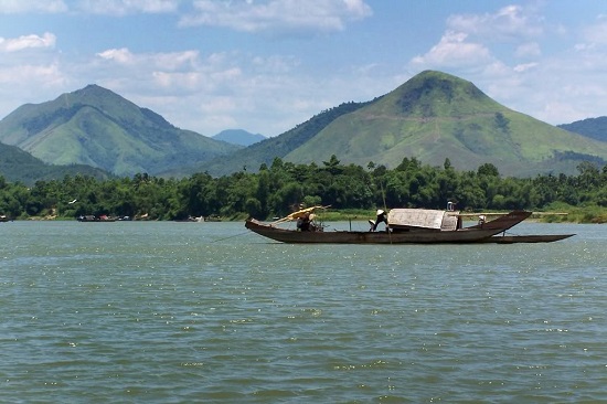 núi ngự bình huế