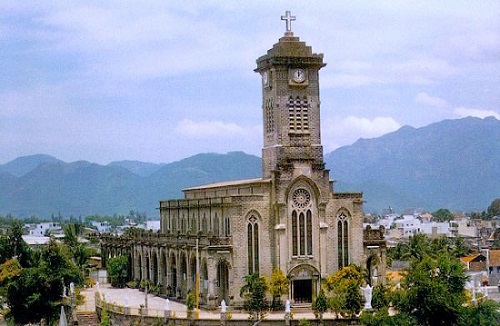 nhà thờ núi nha trang