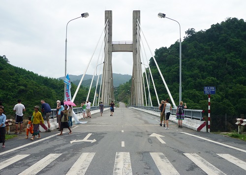 cầu treo dakrong quảng trị