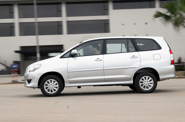 xe cưới 7 chỗ toyota innova