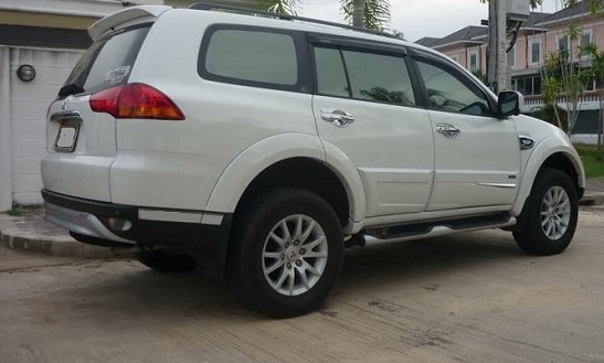 xe cưới hỏi 7 chỗ mitsubishi pajero sport