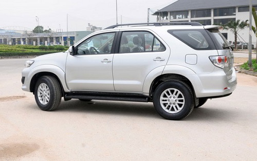 xe ô tô phục vụ cưới toyota fortuner