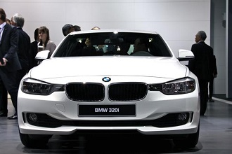 cho thuê xe bmw 320i đà nẵng