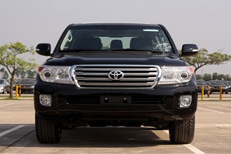 thuê ô tô 7 chỗ toyota landcruiser đà nẵng