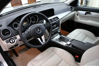 xe 4 chỗ mercedes c200