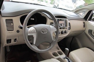 xe du lịch toyota innova đà nẵng