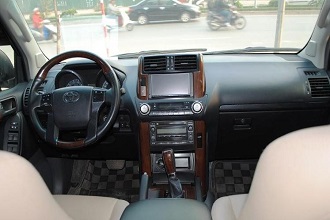 xe toyota landcruiser cho thuê