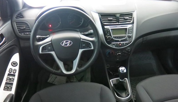 thuê xe dài hạn 4 chỗ hyundai accent