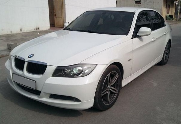 xe 4 chỗ bmw 320i thuê tháng