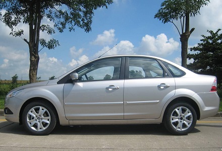 dịch vụ thuê xe tháng 4 chỗ ford focus tại đà nẵng