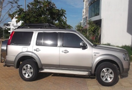 thuê xe dài hạn 7 chỗ ford everest