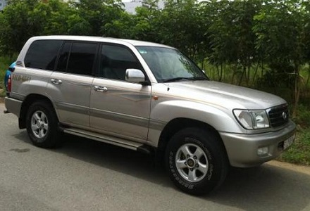 thuê xe hợp đồng tháng 7 chỗ toyota land cruiser