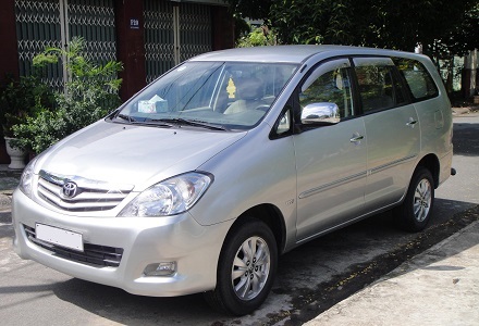 thuê xe hợp đồng tháng toyota innova