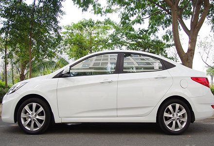 xe ô tô 4 chỗ hyundai accent cho thuê