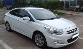 thuê tự lái hyundai accent