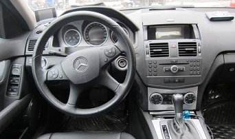 thuê xe sang tự lái mercedes c200