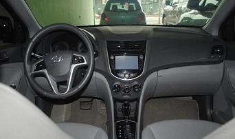 xe ô tô 4 chỗ hyundai accent tự lái