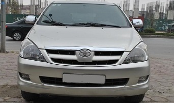 xe tự lái 7 chỗ toyota innova